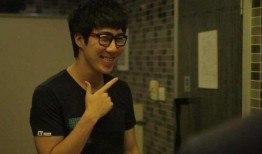 骚男皮肤最新爆料图片,炫酷特效引粉丝热议！